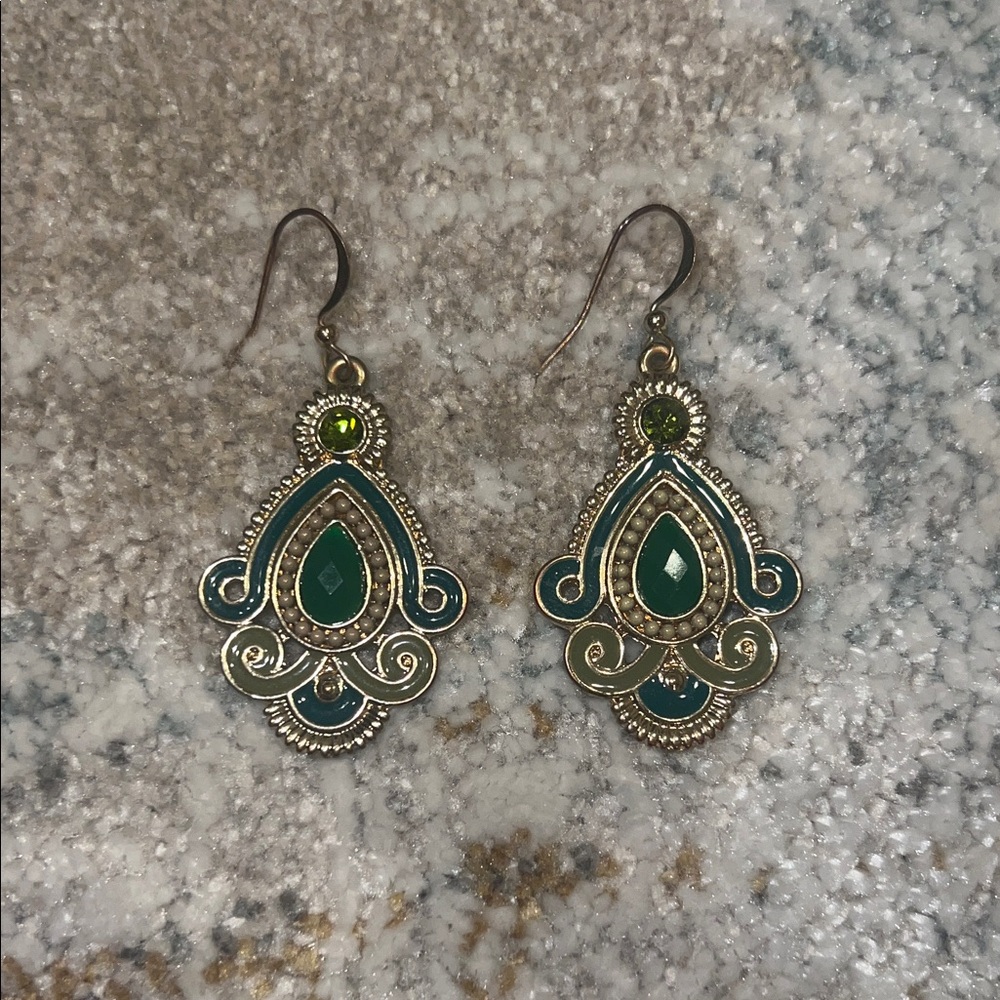 ‼️ Green and Gold Dangle Earrings ‼️